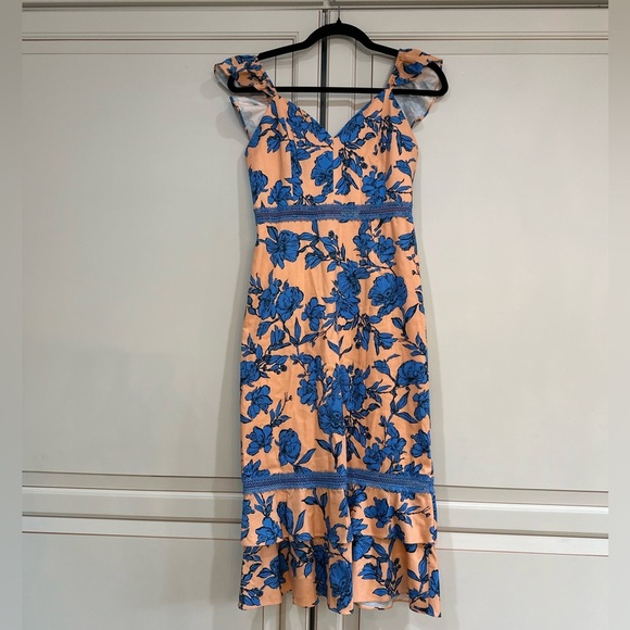 Alice and Olivia
Jade Ruffled Floral Midi Dress (100) - Picture 7 of 8